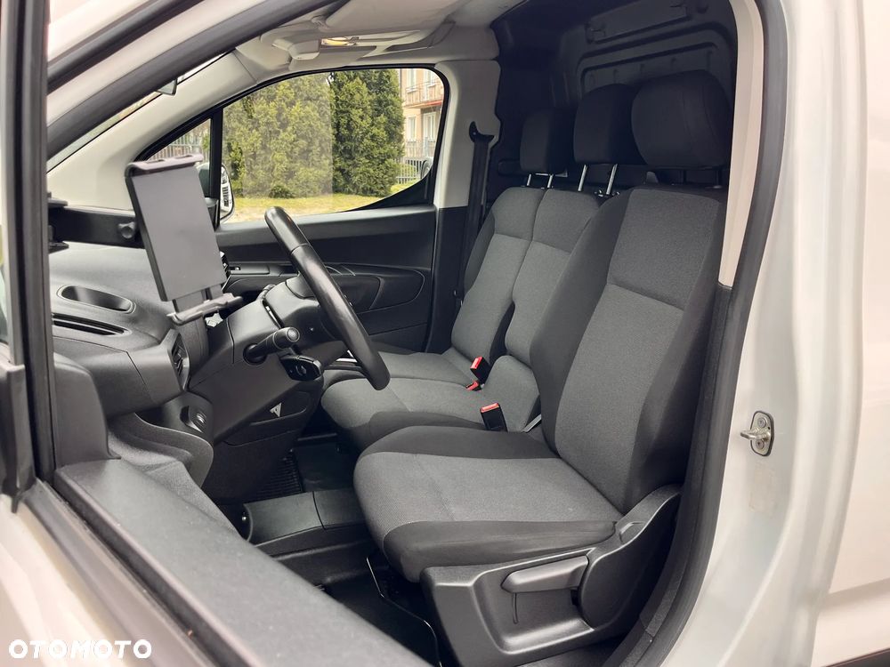 Citroën BERLINGO LONG / 3 OSOBY / BOGATE WYPOSAŻENIE / SALON POLSKA / BEZWYPADKOWY / DOSTĘPNE 15 SZTUK - 11