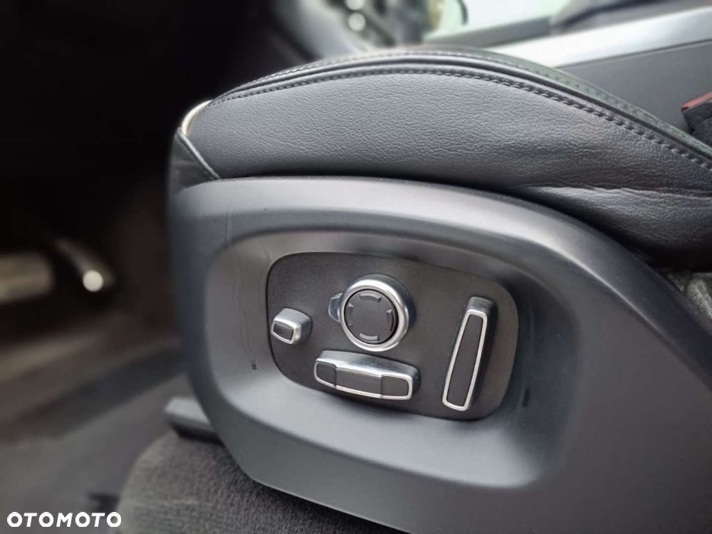 Land Rover Range Rover Sport - 30