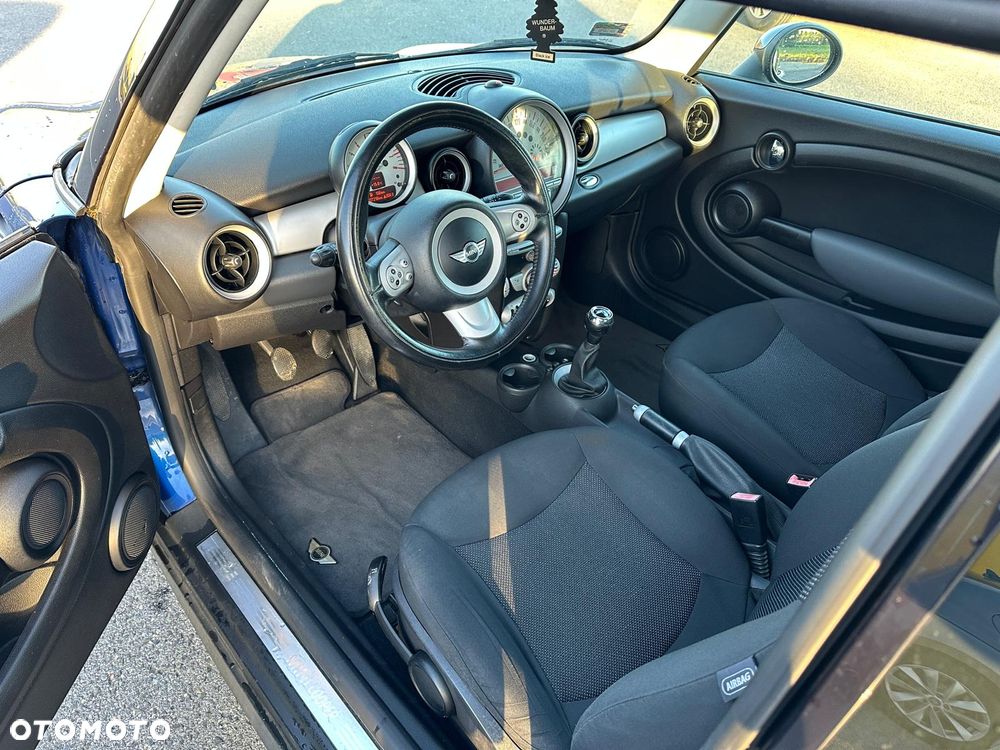 MINI Cooper Standard - 24
