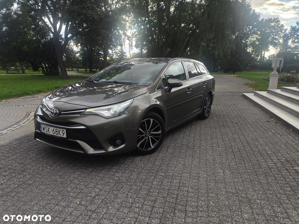 Toyota Avensis 1.8 Prestige MS - 1