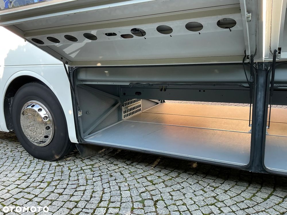 Mercedes-Benz INTOURO m - 13