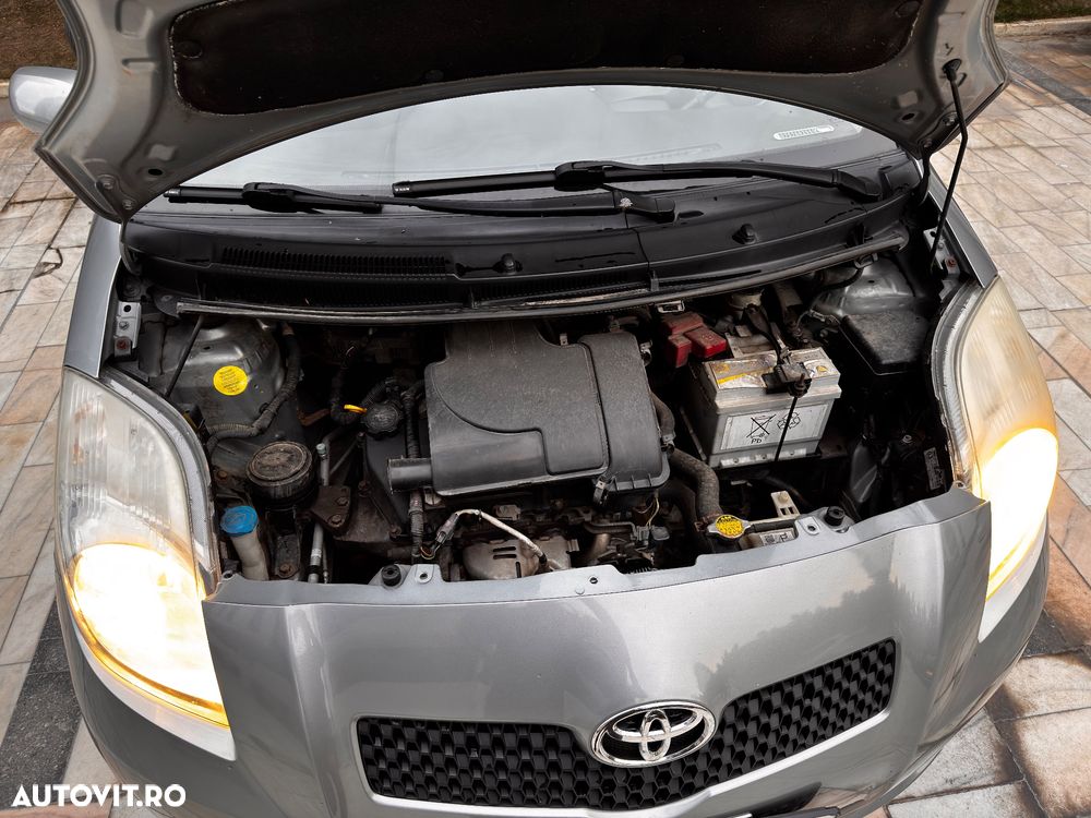 Toyota Yaris - 8