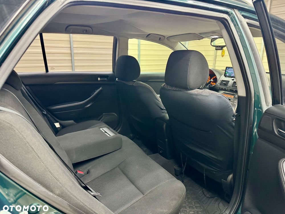 Toyota Avensis 1.8 VVT-i Combi - 9