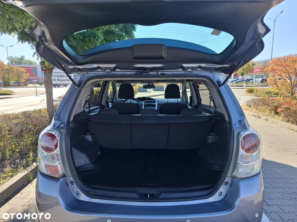 Toyota Verso - 8