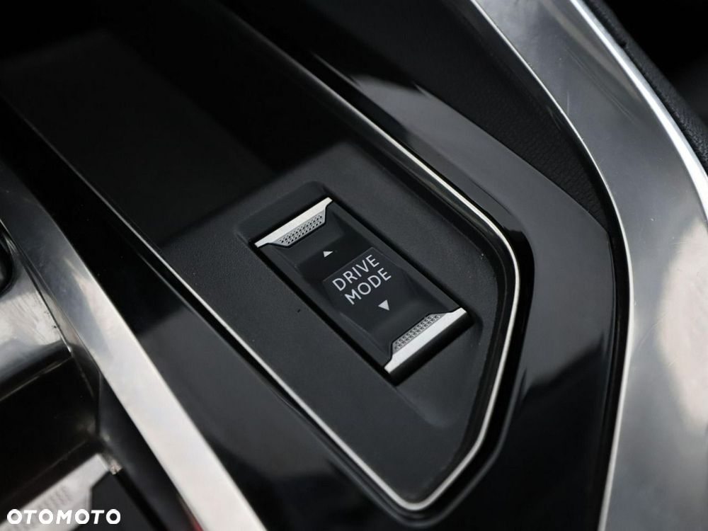 Peugeot 3008 1.6 PureTech Hybrid PHEV Allure Pack S&S EAT8 - 31