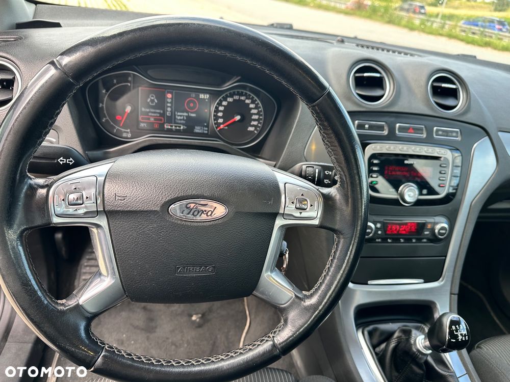 Ford Mondeo - 13
