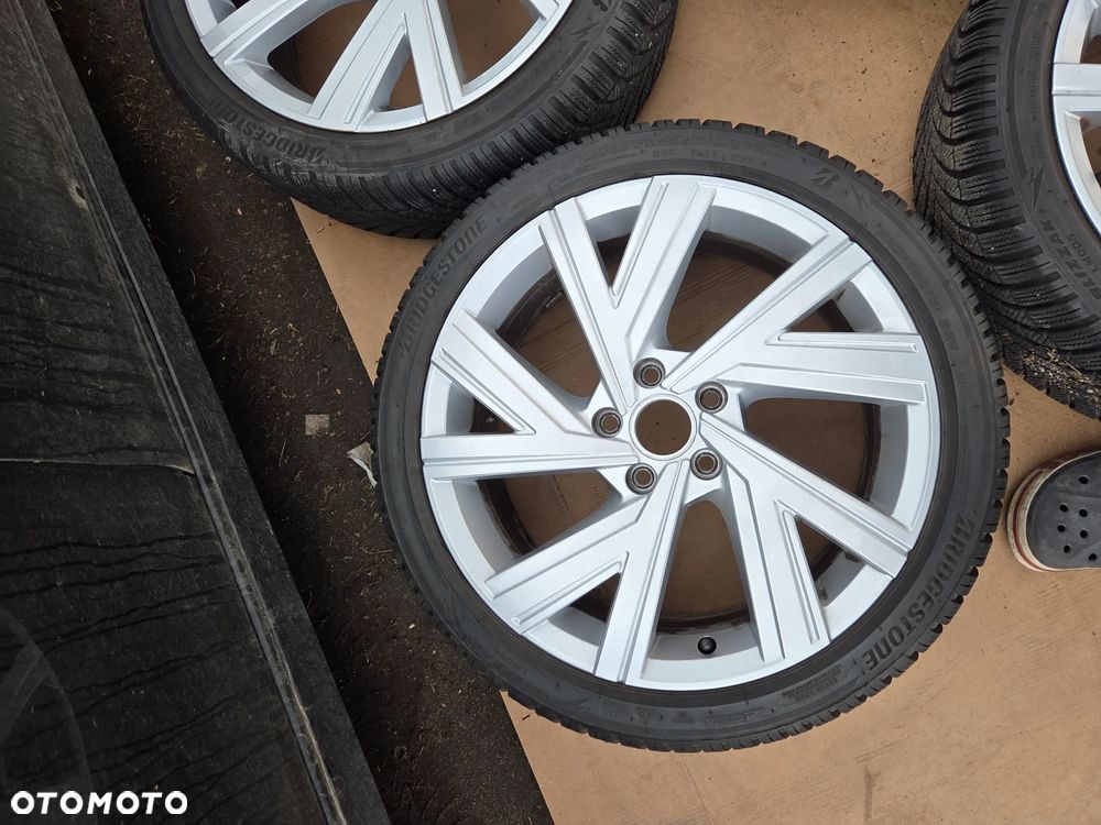 Felgi koła zimowe VW Golf VIII 8 18 Cali Bergamo 225/40R18 92V AO 5H0601025M 7.5Jx18H2 ET 51 5H0601025AB DOT 2223 2023 Rok - 6