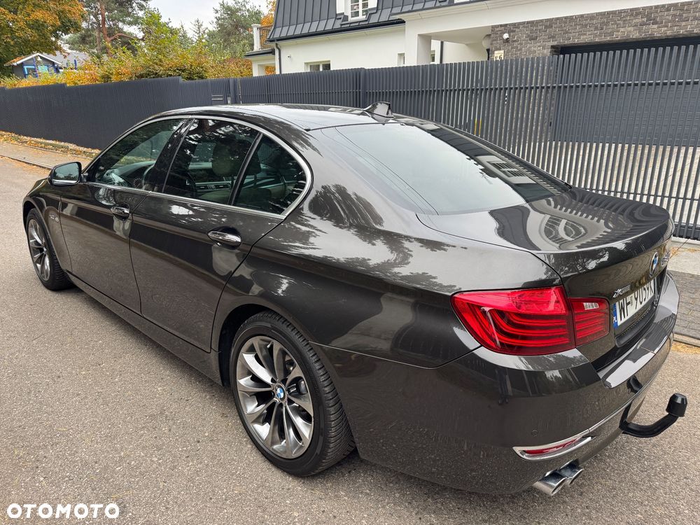 BMW Seria 5 525d xDrive Luxury Line - 7