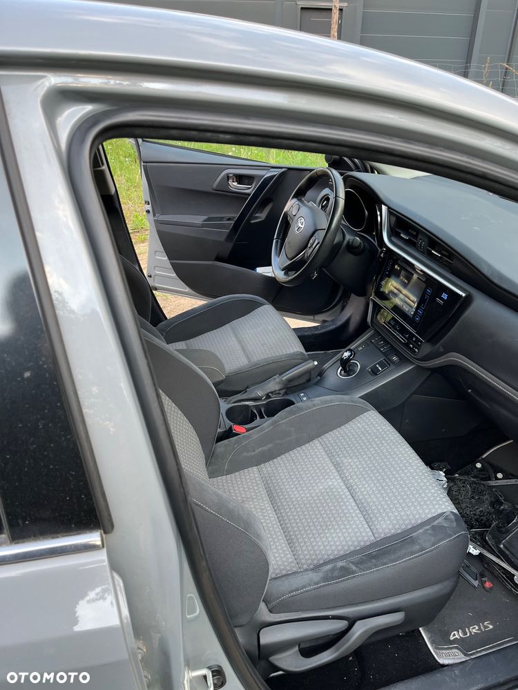 Toyota Auris 1.8 HSD Luna - 14