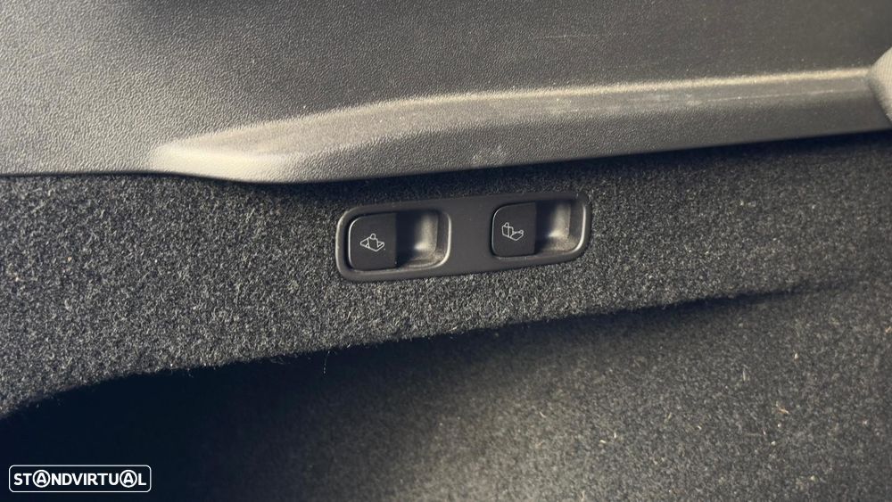 Tesla Model Y Long Range Tração Integral - 38