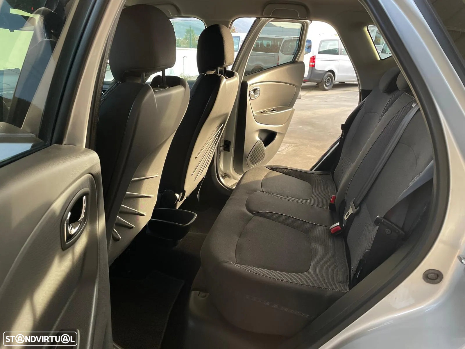 Renault Captur 1.2 TCe Exclusive EDC - 31