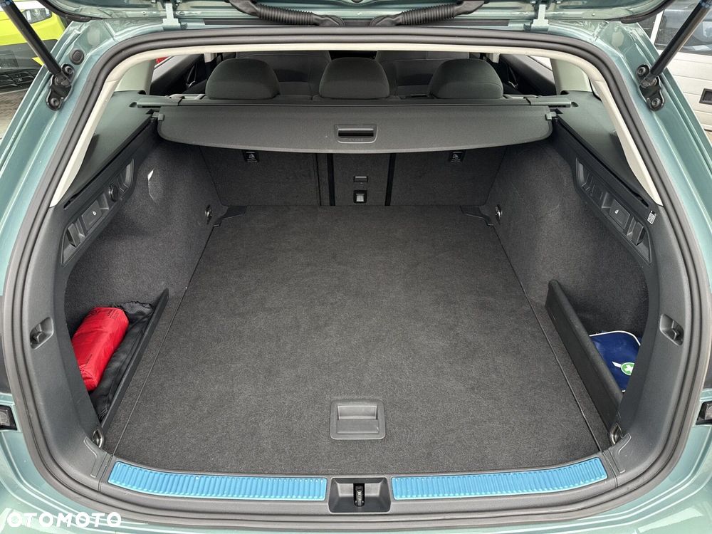 Volkswagen Passat Variant 1.5 TSI ACT mHEV DSG - 30