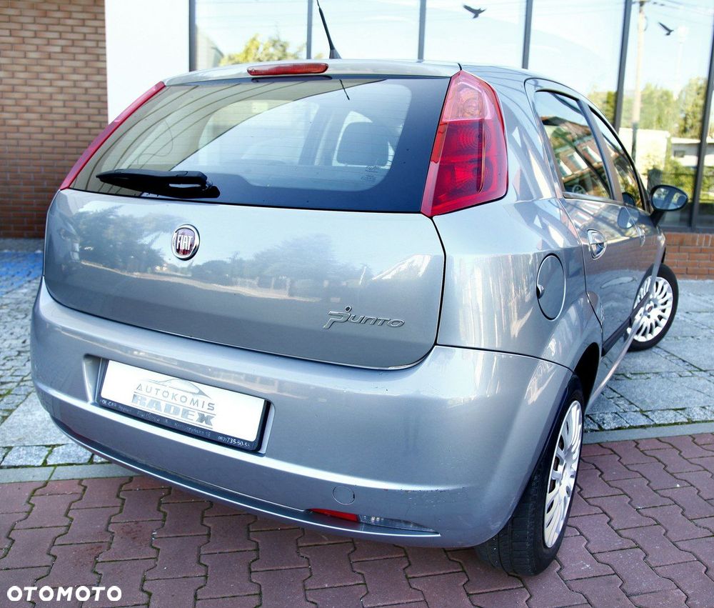 Fiat Punto 1.4 Young - 24