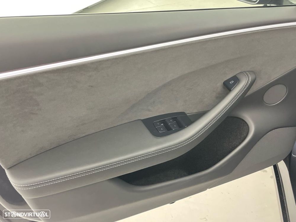 Tesla Model 3 Long Range Tração Traseira Premium - 16