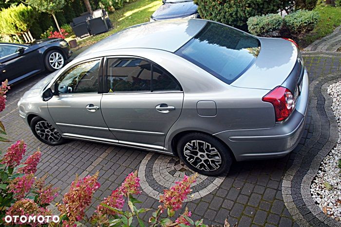 Toyota Avensis 2.0 D-4D Edition - 24