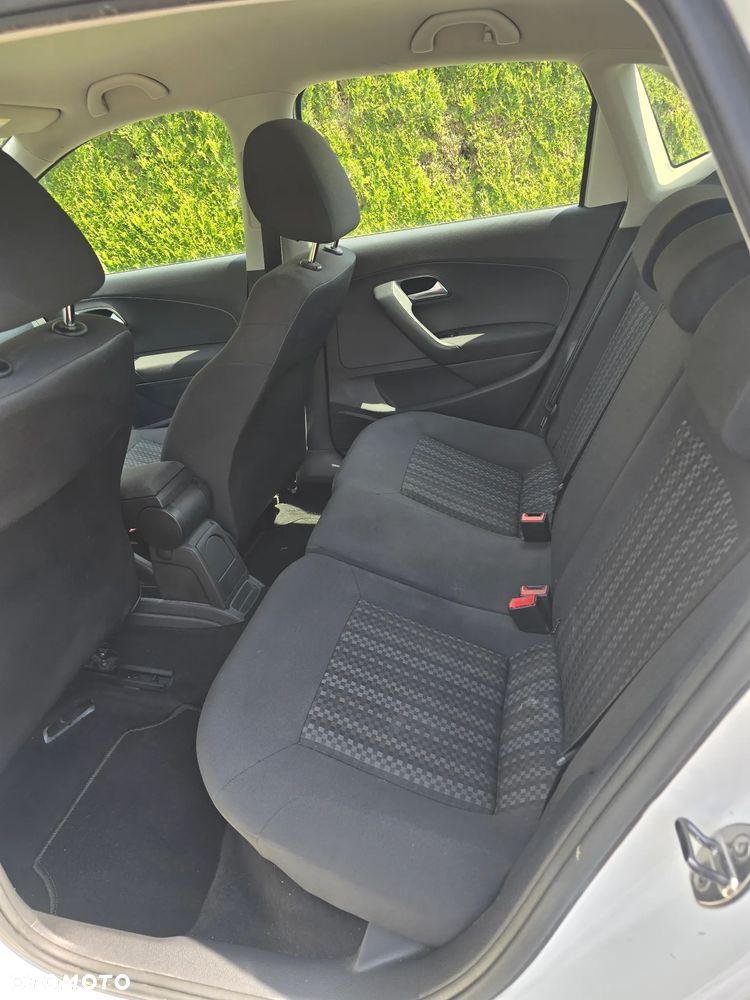 Volkswagen Polo 1.4 TDI (Blue Motion Technology) Comfortline - 15