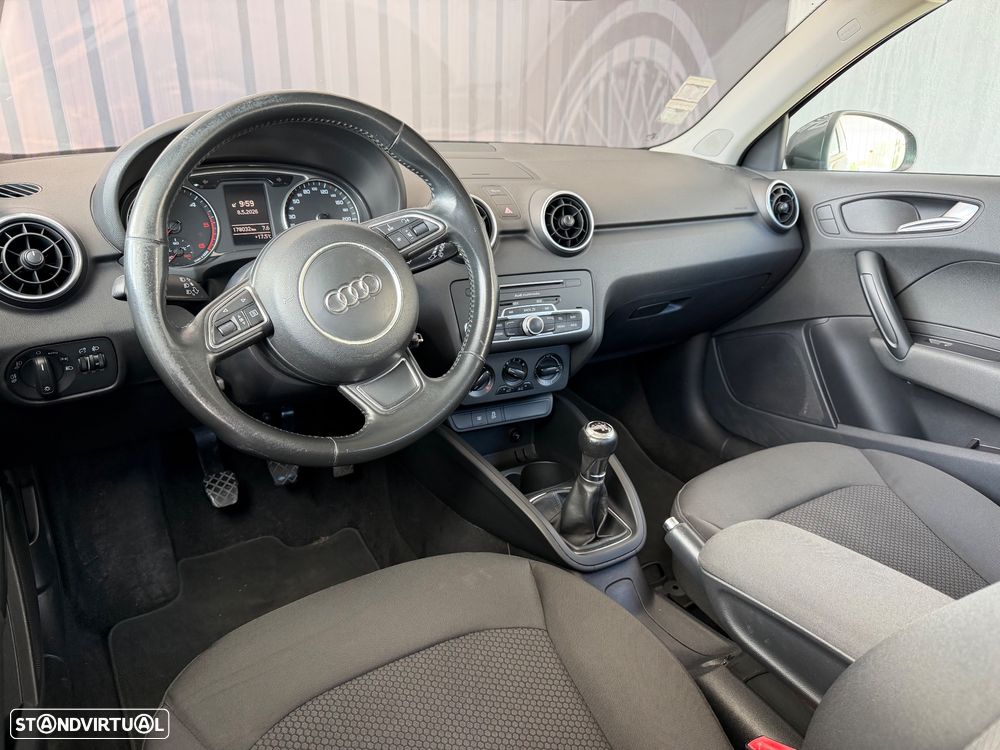 Audi A1 Sportback 1.6 TDI S-line - 24