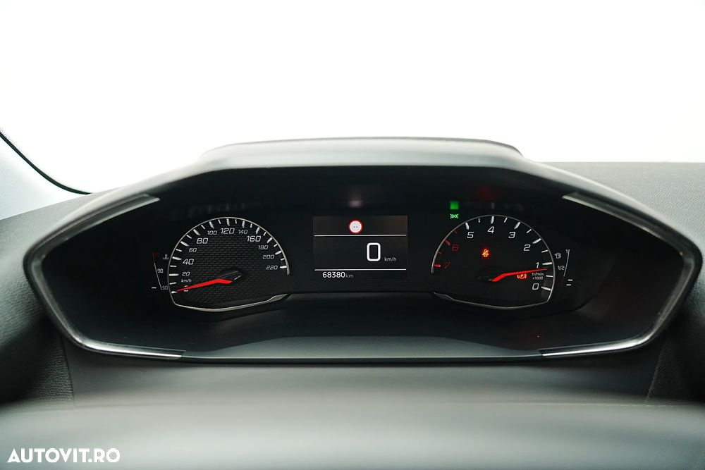 Peugeot 208 PureTech 100 Active Pack - 24