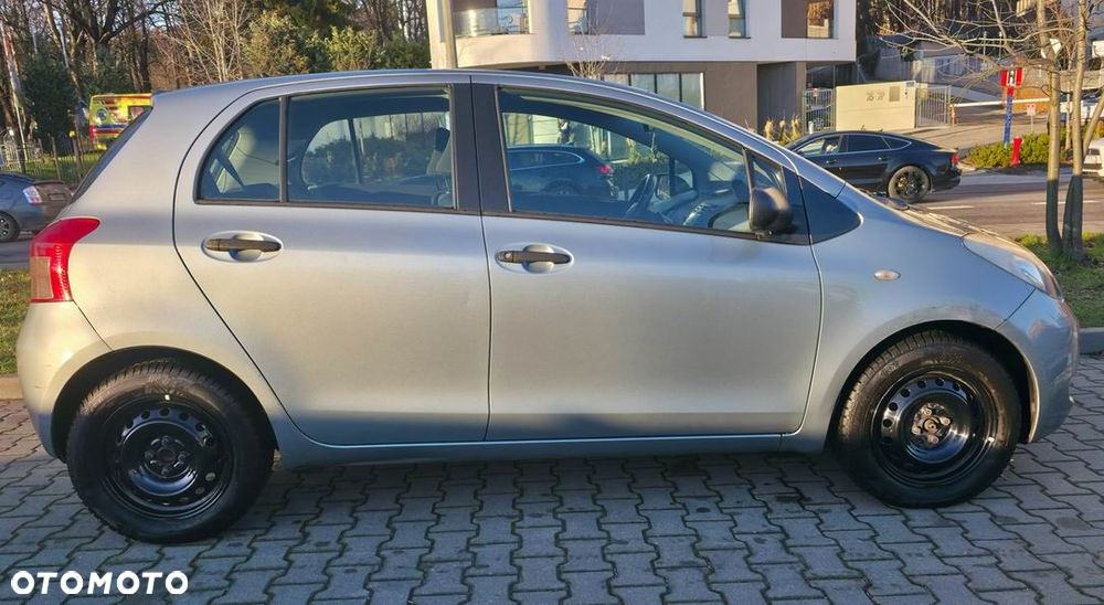 Toyota Yaris - 7