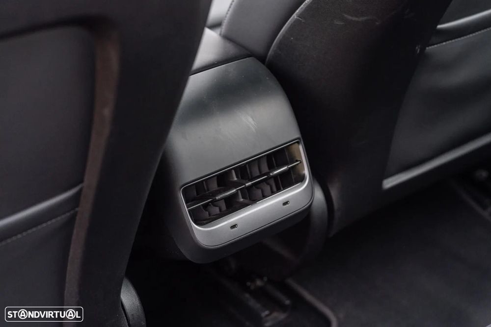Tesla Model 3 Long-Range Dual Motor AWD - 28