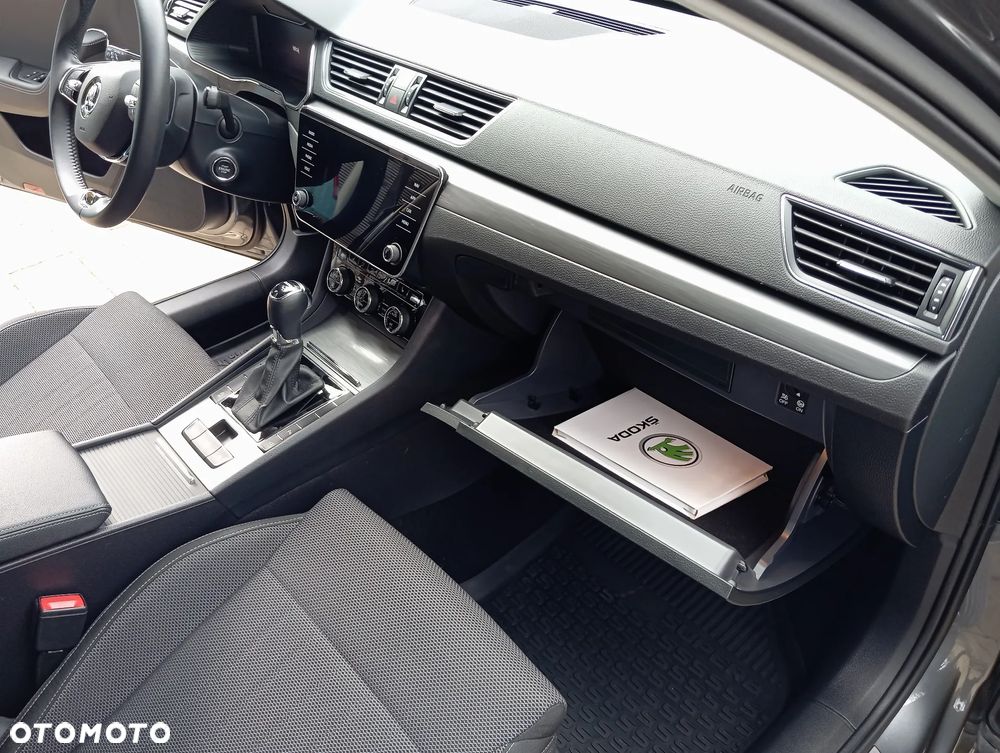 Skoda Superb 2.0 TDI SCR Style DSG - 25