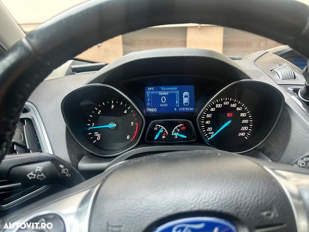 Ford Kuga 2.0 TDCi Powershift 4WD Titanium - 8