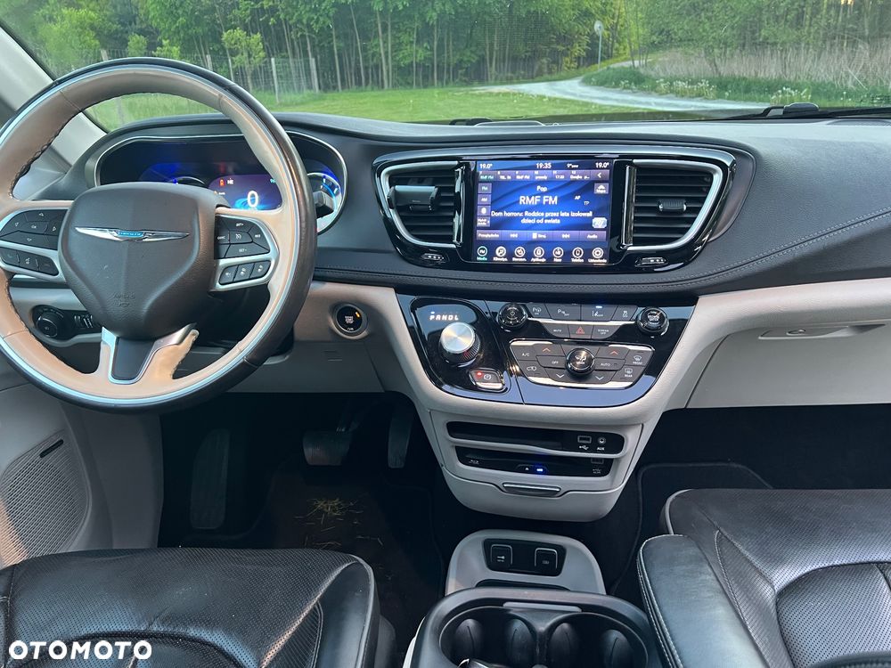 Chrysler Pacifica - 7