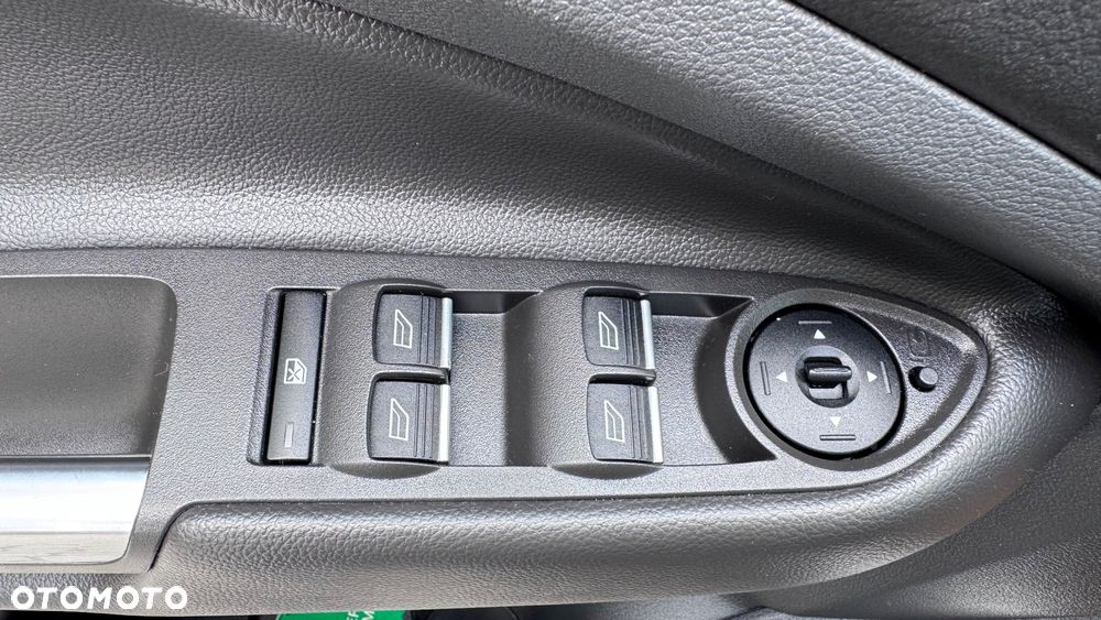 Ford Kuga 1.6 EcoBoost 2x4 Trend - 29