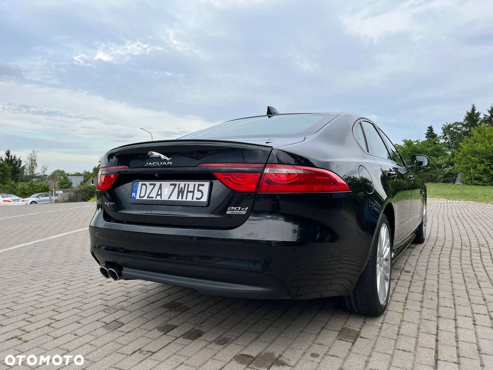 Jaguar XF 20d AWD R-Sport - 14