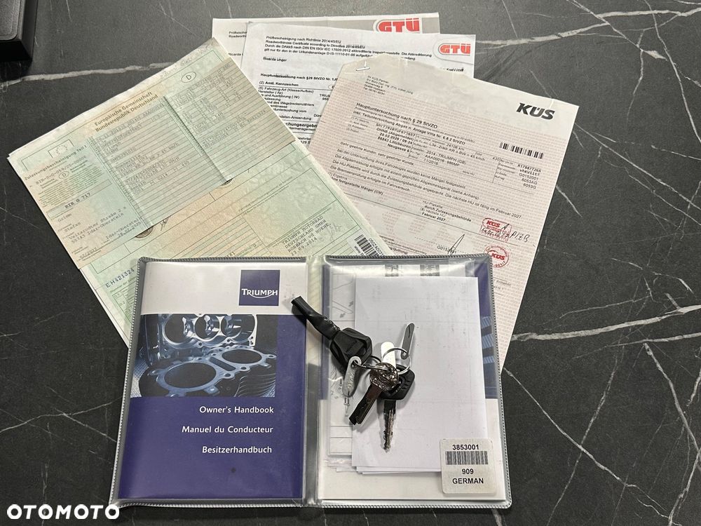 Triumph Bonneville - 40