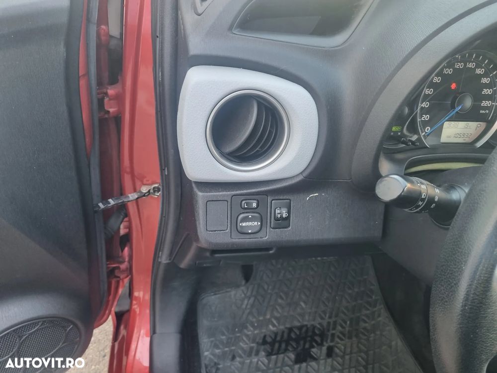 Toyota Yaris 1.5 VVT-i Comfort - 17