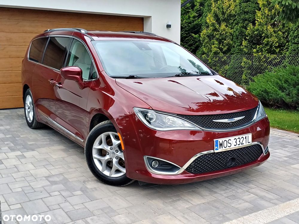 Chrysler Pacifica - 3