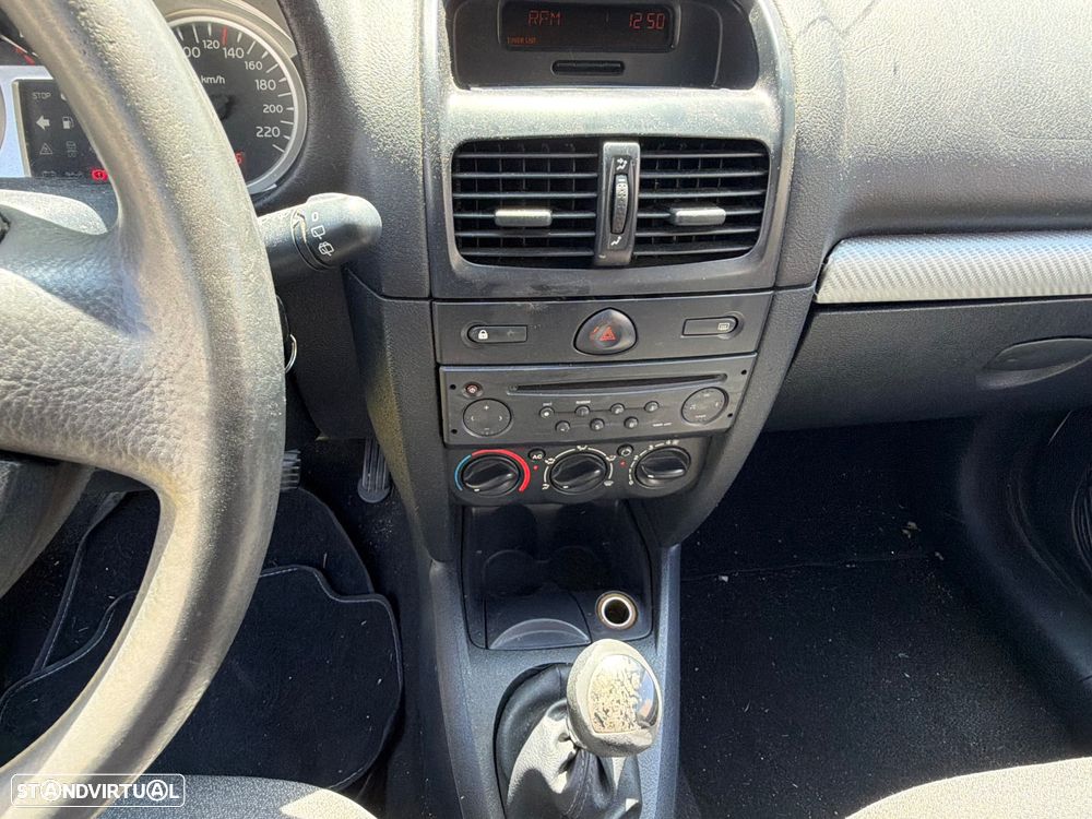 Renault Clio - 17