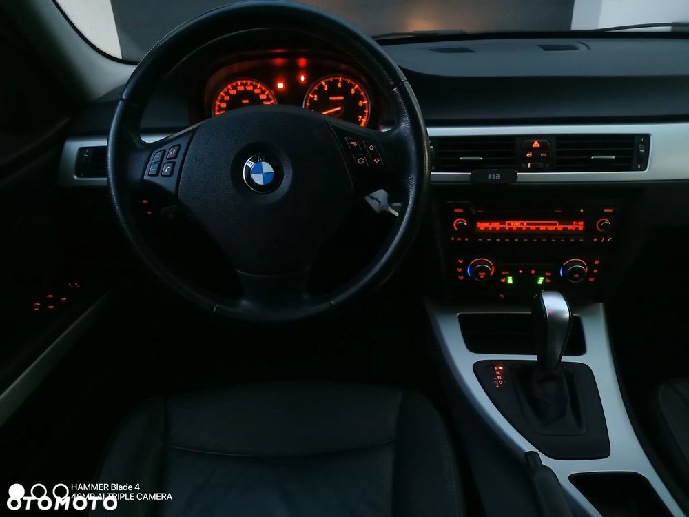 BMW Seria 3 320i Edition Exclusive - 16