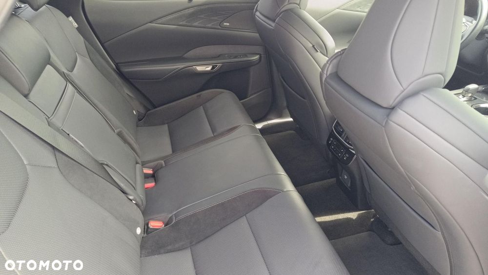 Lexus RX - 11