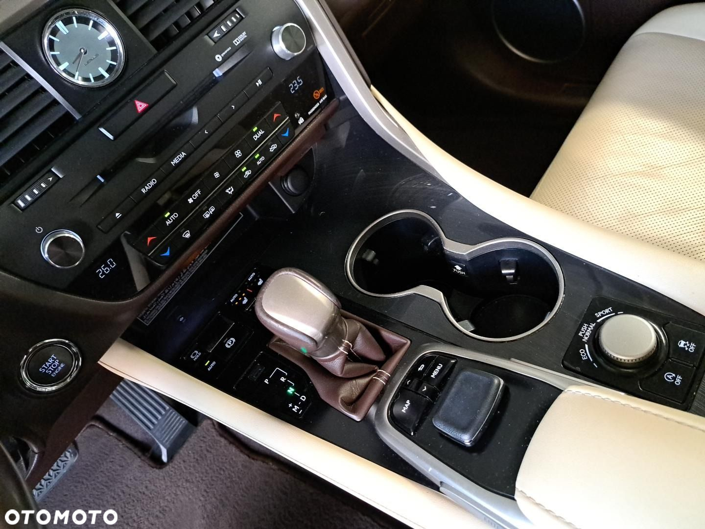 Lexus RX - 26
