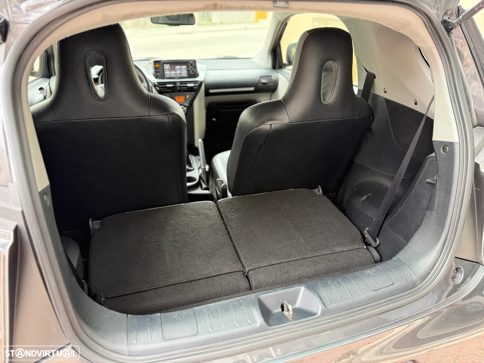 Toyota iQ 1.33 VVT-i 2 EP+NAVI+Bluetooth - 19