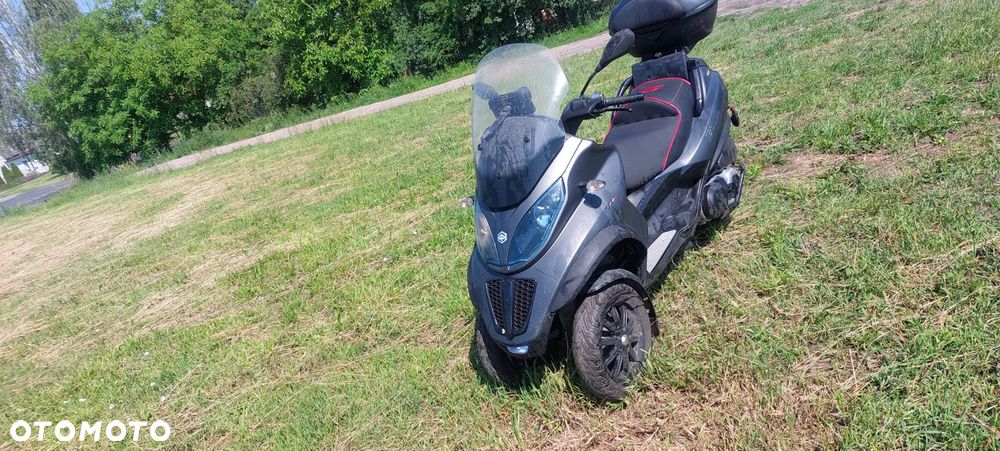 Piaggio MP-3 - 1