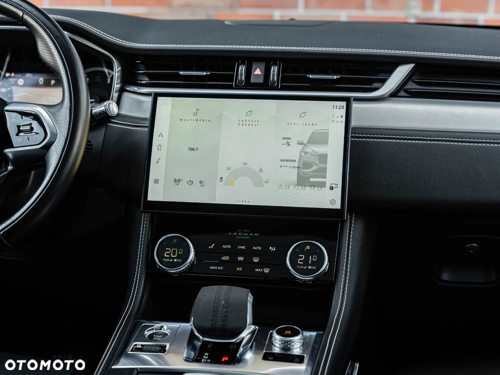 Jaguar F-Pace D200 AWD R-Dynamic S - 33