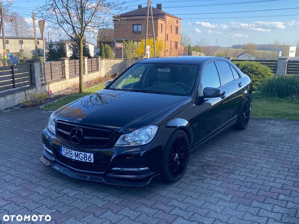 Mercedes-Benz Klasa C 180 CGI Automatik BlueEFFICIENCY Avantgarde - 1