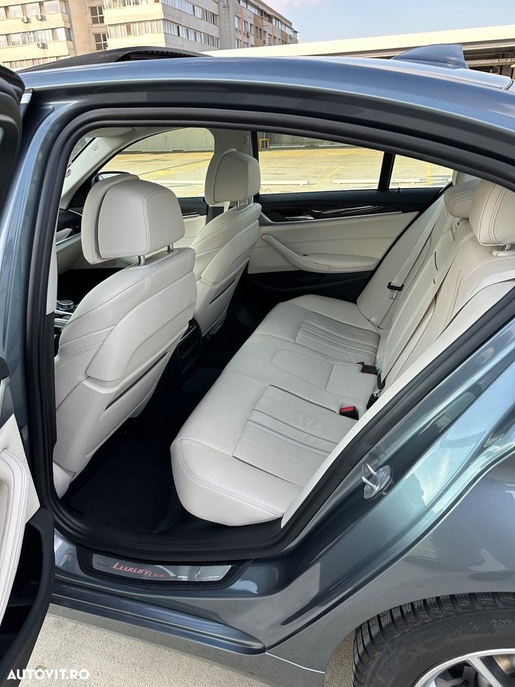 BMW Seria 5 520d xDrive Touring Aut. Luxury Line - 11