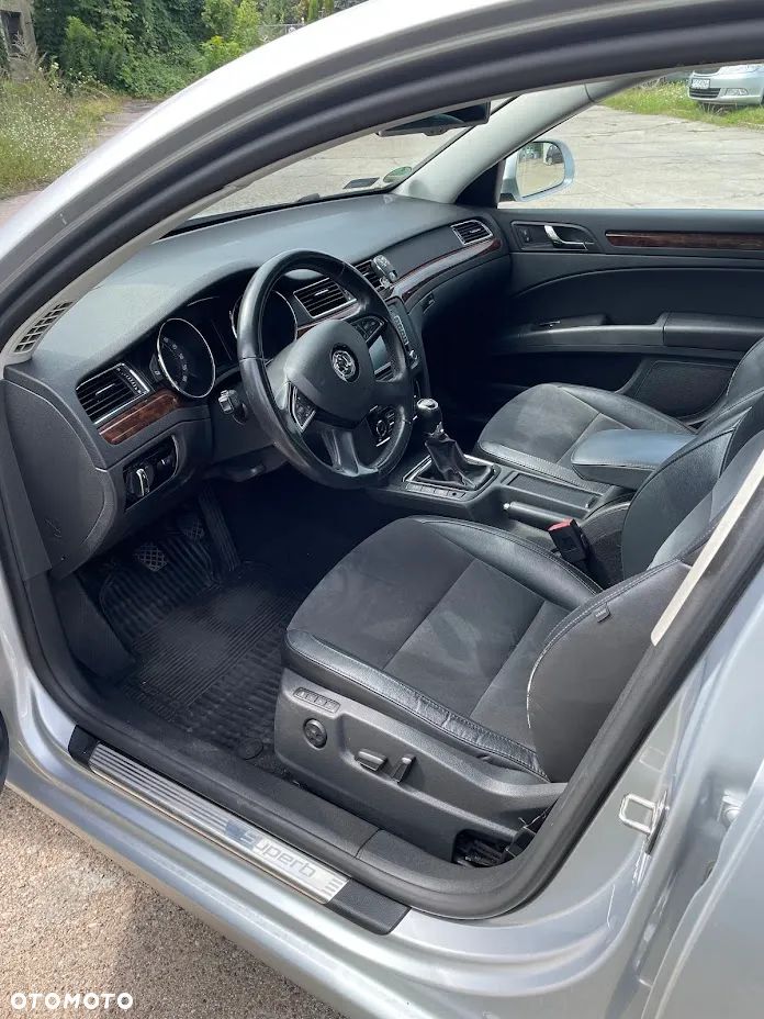 Skoda Superb 2.0 TDI Elegance - 8
