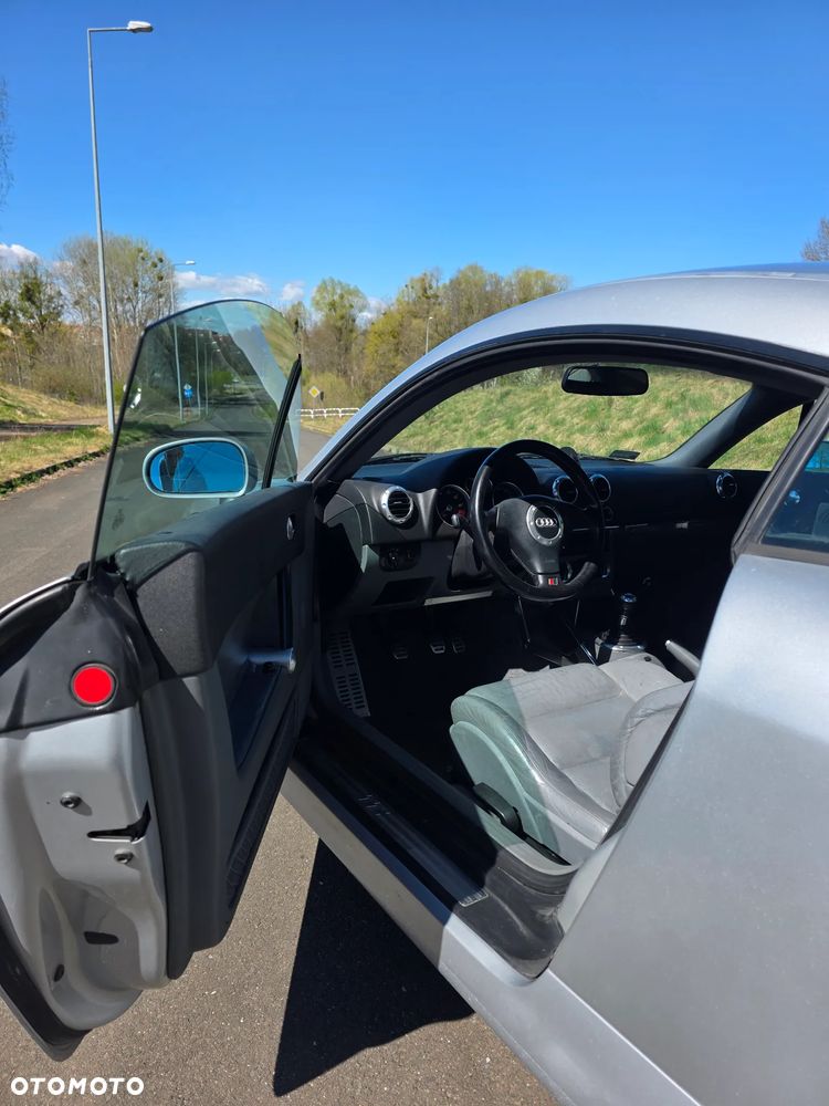 Audi TT Coupé 1.8T Quattro - 6