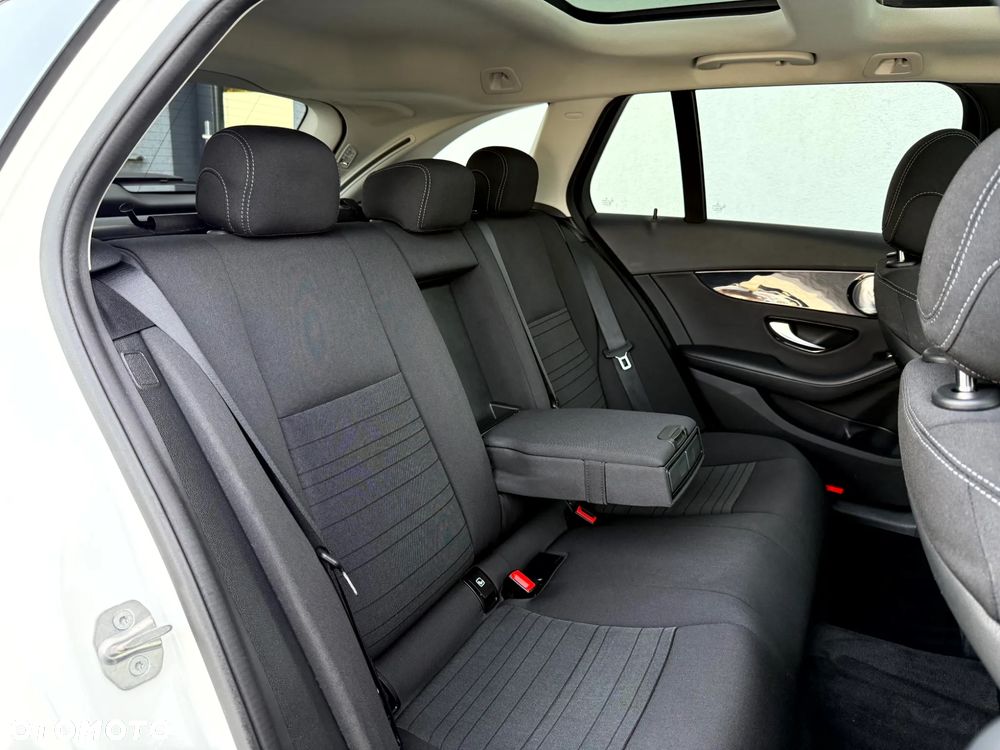Mercedes-Benz Klasa C 220 d 9G-TRONIC Avantgarde - 22