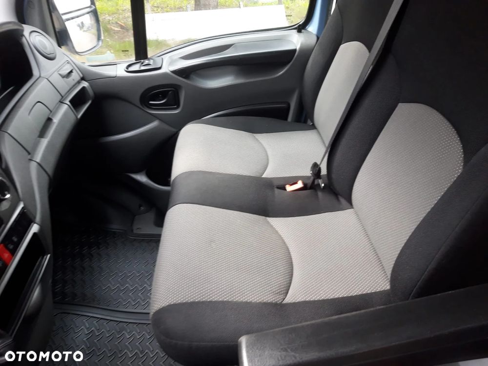 Iveco daily Super Stan tylko 270 tyś km - 21