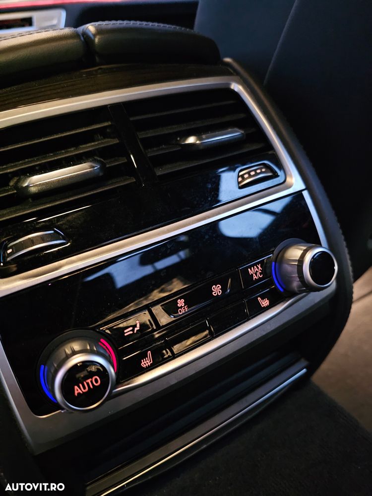 BMW Seria 7 740d xDrive MHEV - 12