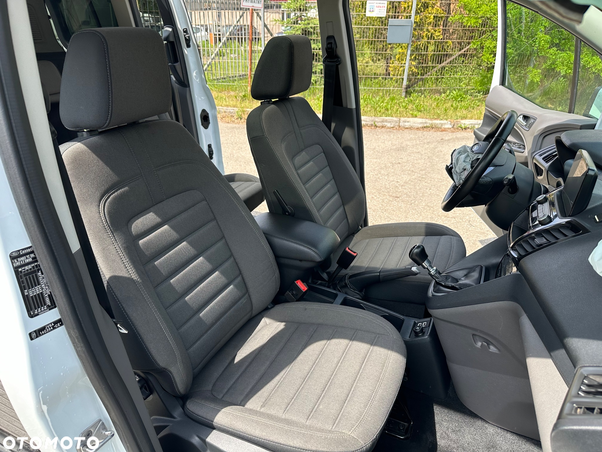 Ford Tourneo Connect Grand - 29