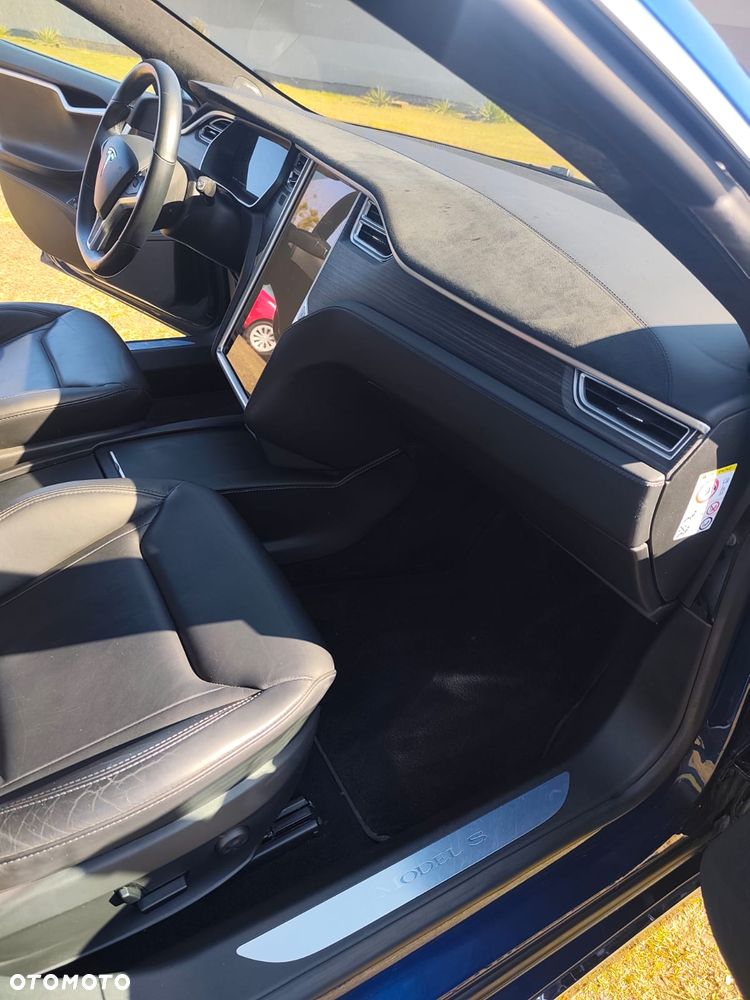Tesla Model S - 16