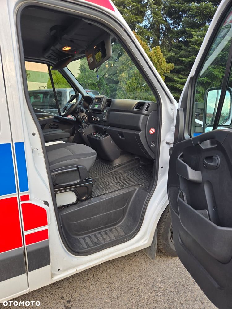 Renault Master Ambulans karetka gwarancja - 14