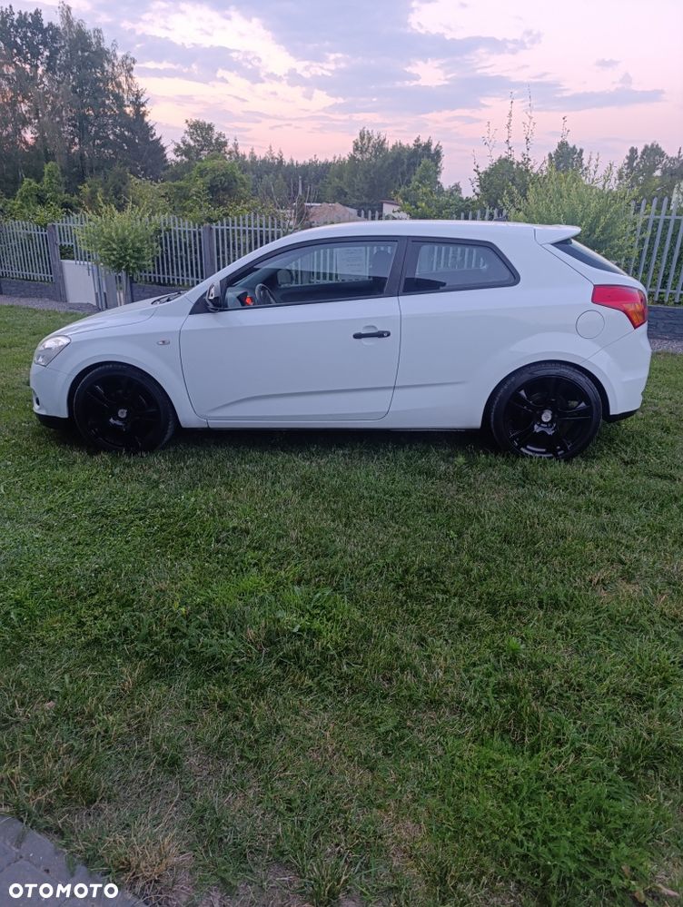Kia ProCeed - 2